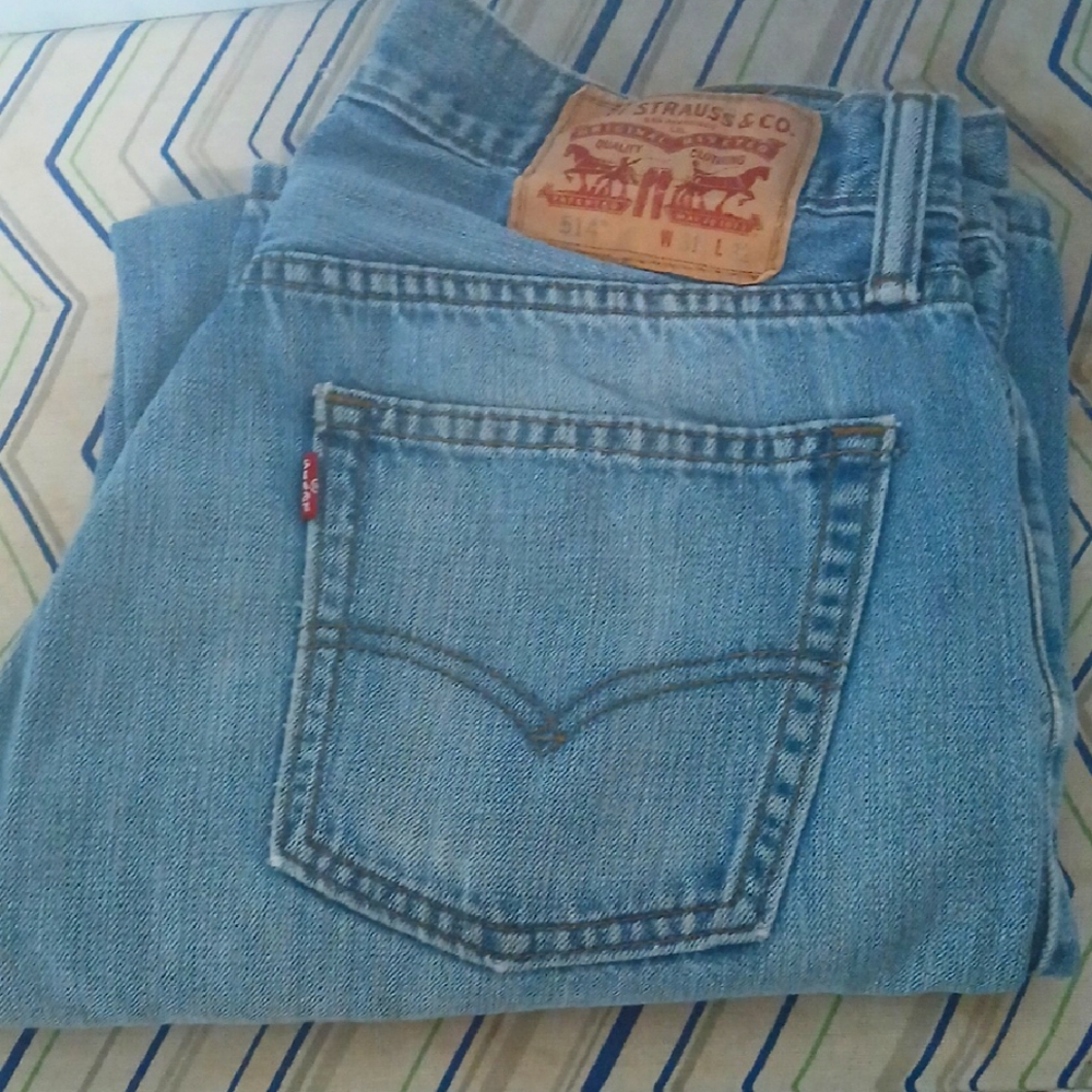 Levi's Men's Blue Jeans 514.    31x32